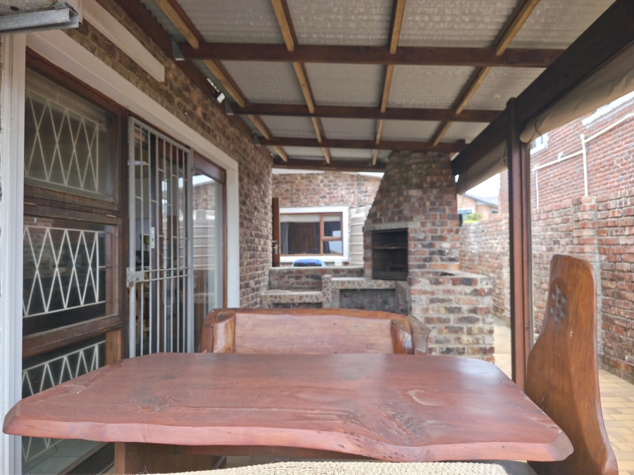 4 Bedroom Property for Sale in Noorsekloof Eastern Cape